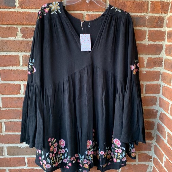 FREE PEOPLE WOMEN'S TE AMO MINI DRESS BLACK FLORAL EMBROIDERED BELL SLEEVES - Picture 1 of 4
